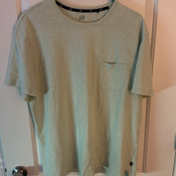 Mens GAP tshirt lightish green color - Picture 3 of 5